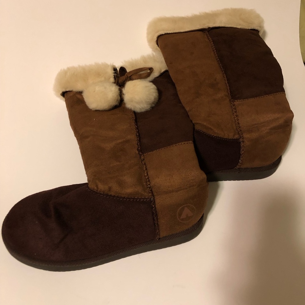 Airwalk Suede Like Boots with Tassel Size 7